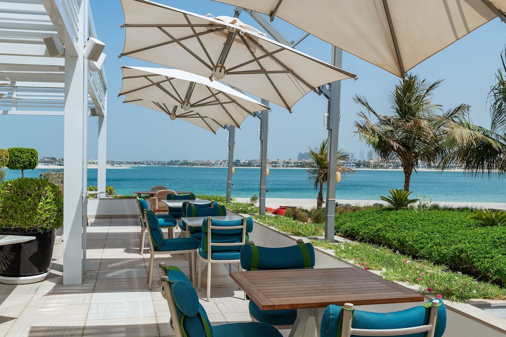 Th8 Palm Dubai Beach Resort, Vignette Collection by IHG