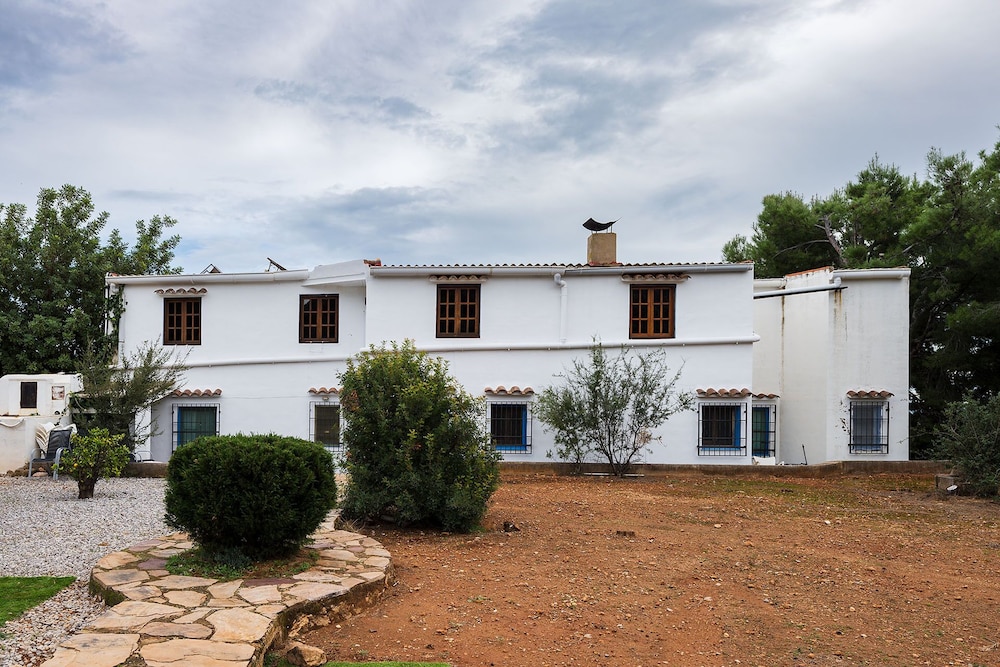House -sleeps 8-natural Pool-pet Friendly