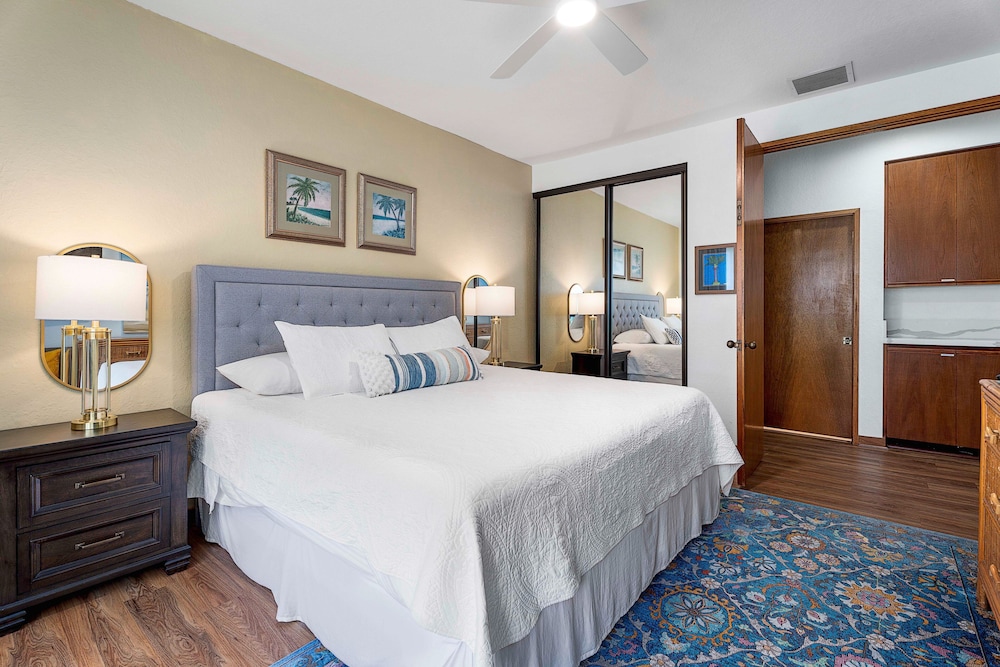 Newly Renovated - Gorgeous Condo & Location - Vrkcv