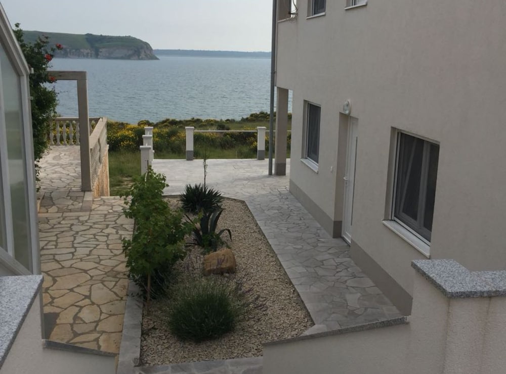 Apartments Lana