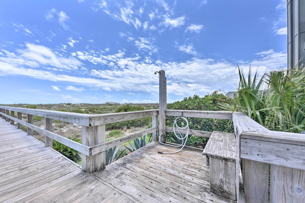 Ocean-view Fernandina Condo w/ Pool, Beach Access!