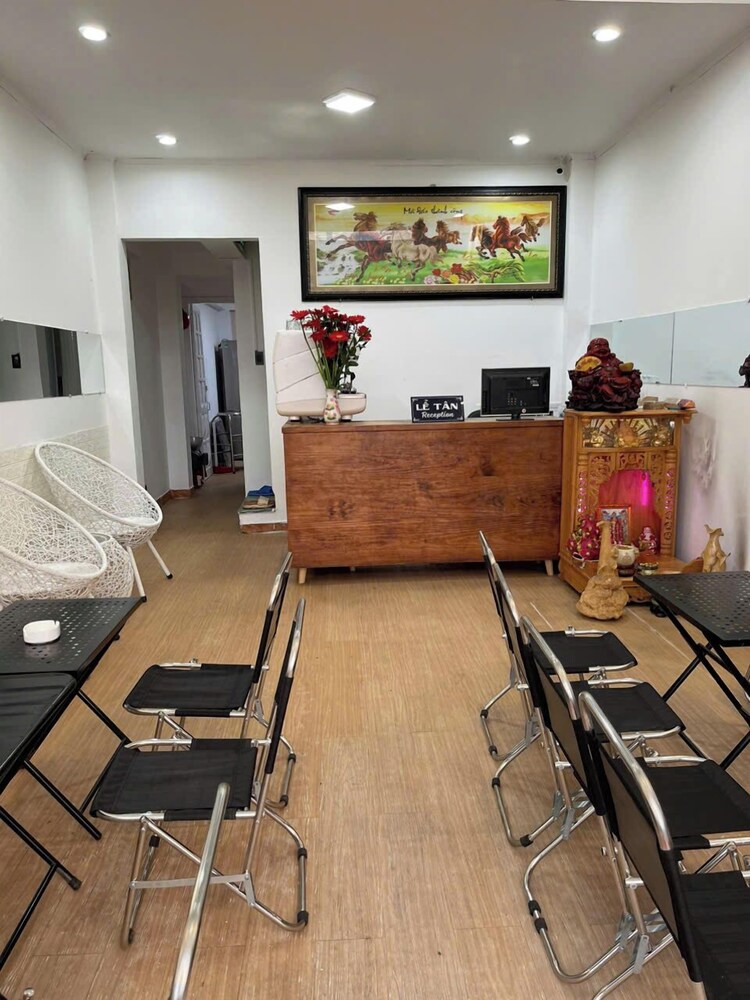 Chau Giang Hostel