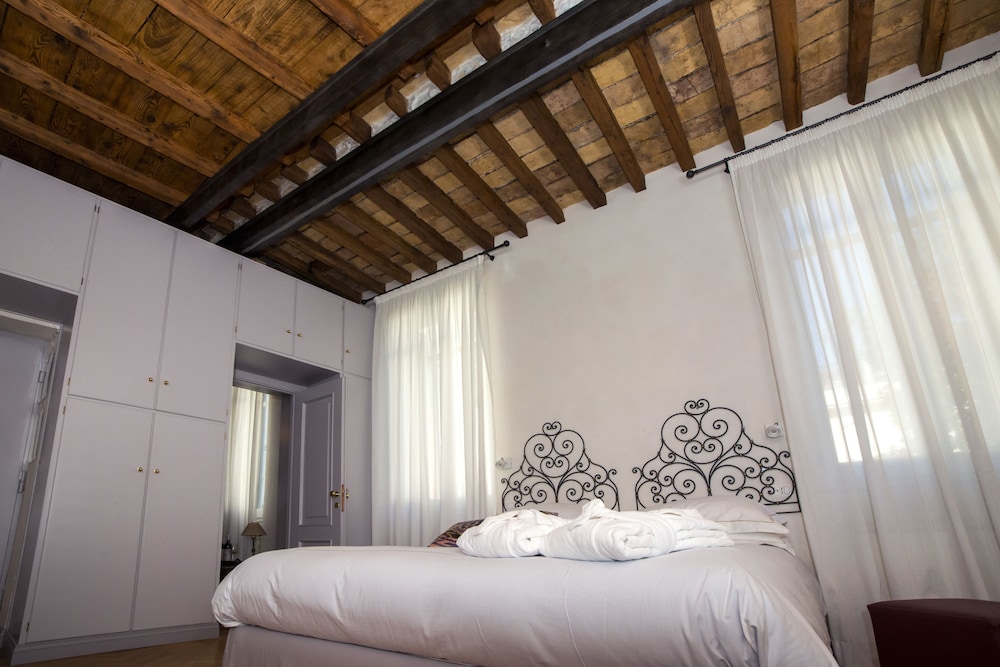 Rome Frattina 27
