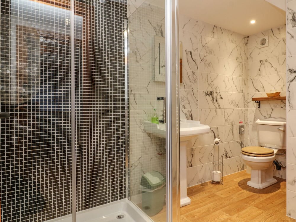 Lynton Vacations - C S Lewis Balcony - Property Image 2