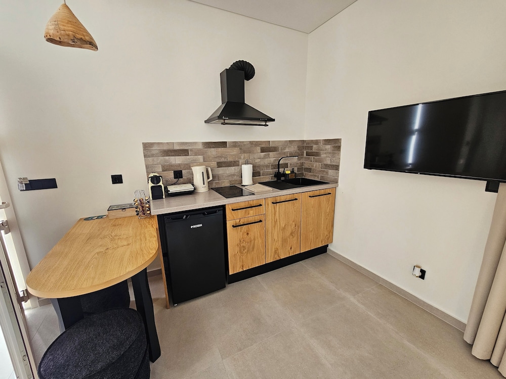 Aristotle Suites