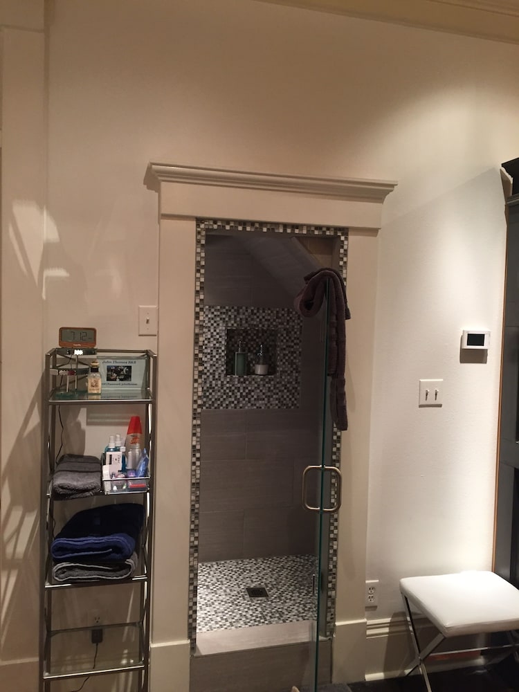 John Thomas Bed and Bath