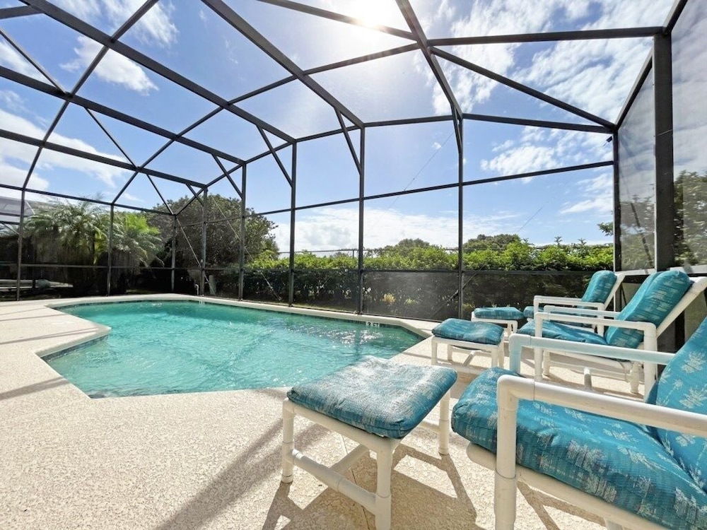 Sunnyside Villa 6 Bedroom Home view 5