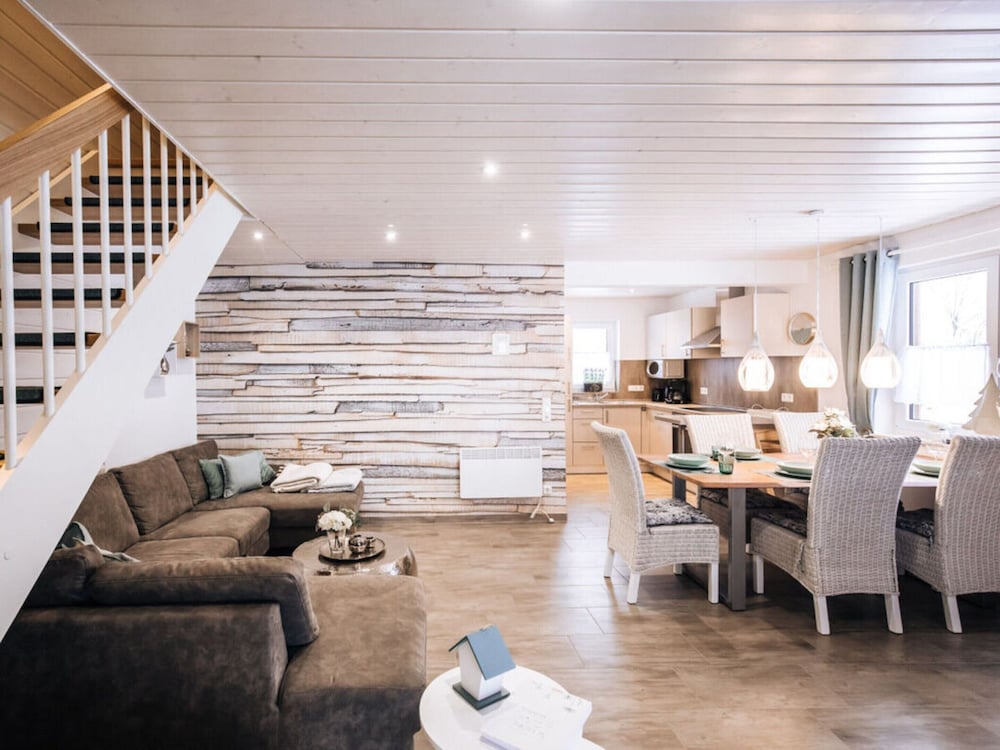 A gem of a Modern Retreat