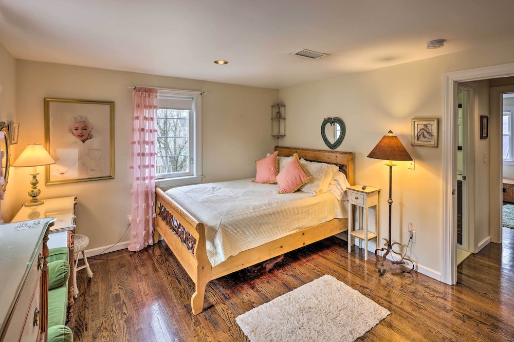 Bridgeport Vacations - Bridgeport Vacation Rental - Walk to Beach! - Property Image 27