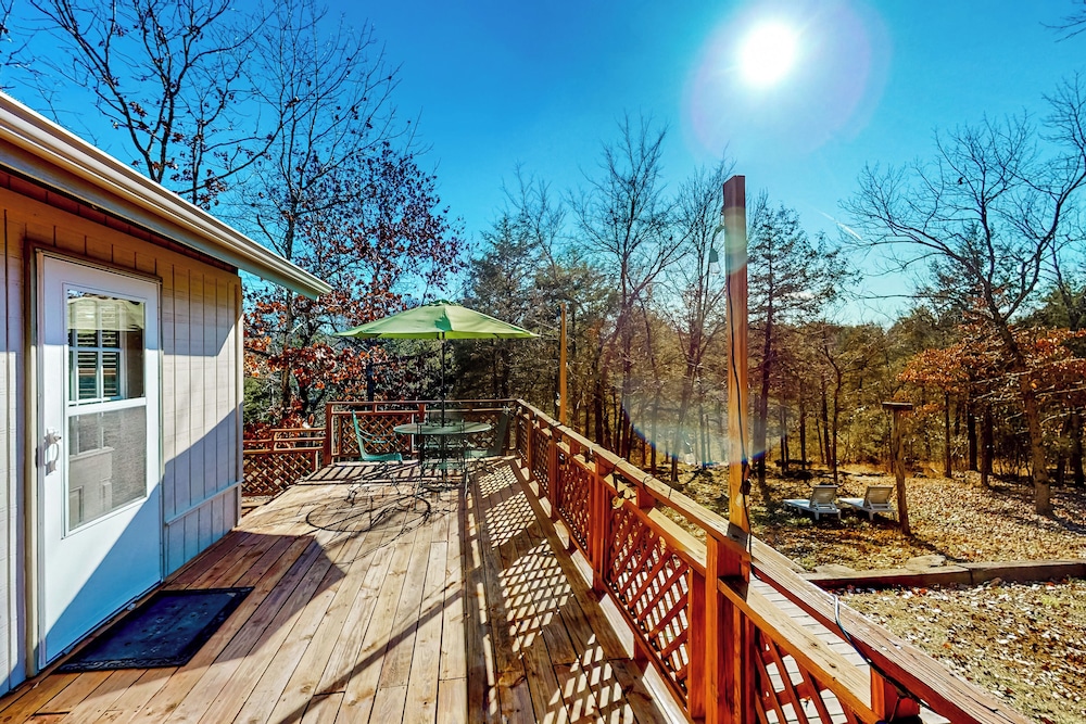 Relax at 'the Cove' Waterfront Getaway