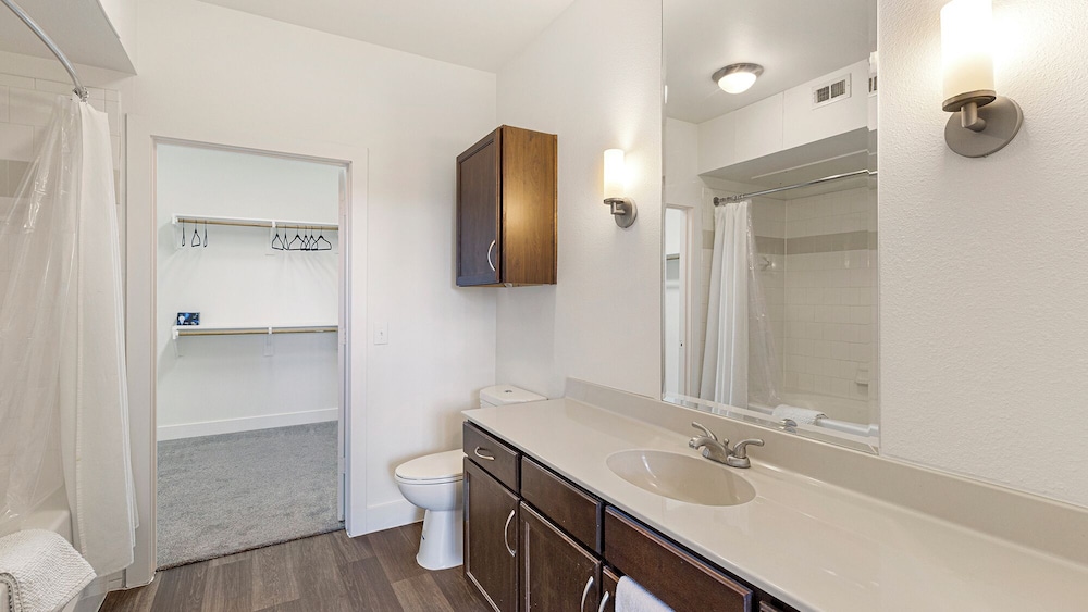 Landing Apartments - North Dallas
