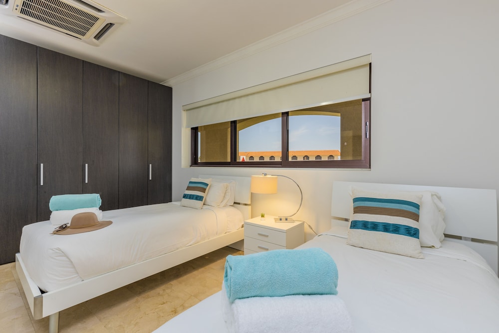 Palm Aruba Condos