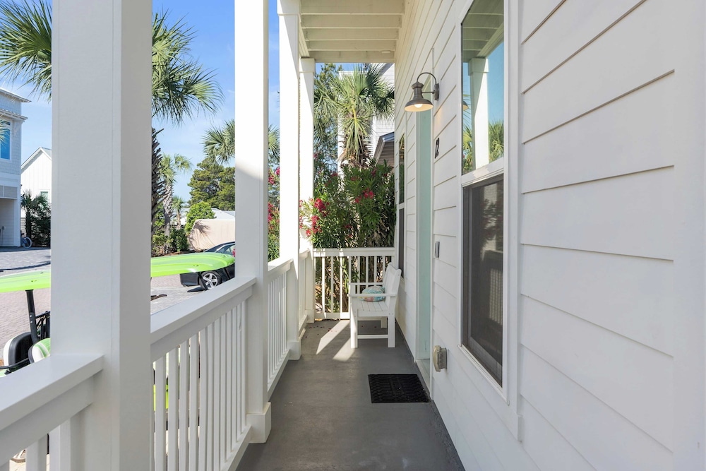 Mins to Beach Access + Pet-friendly + Golf Cart 30A White Sands by Avantstay