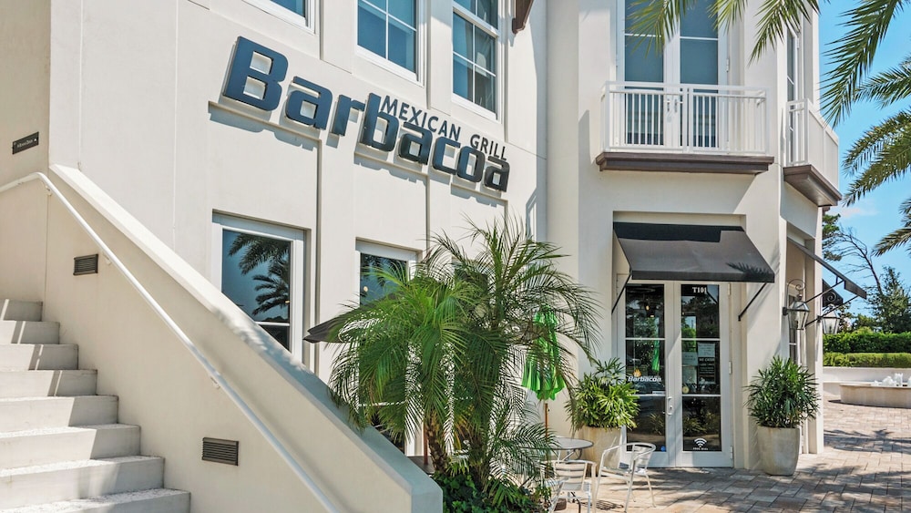 2BR Beachfront Townhome w/ Beach Service + Free Attraction Tickets!