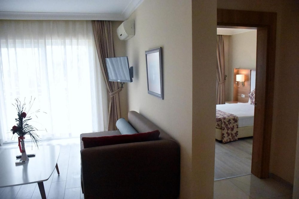 Royal Garden Beach Hotel - All Inclusive
