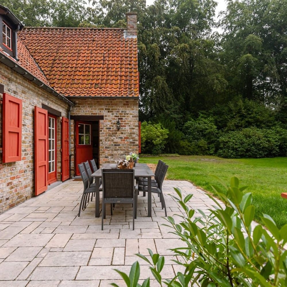 Authentic Villa Amore Located Near Bruges