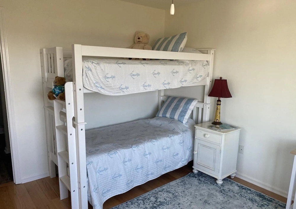 Splish Splash 4 Bedroom Home by RedAwning view 3