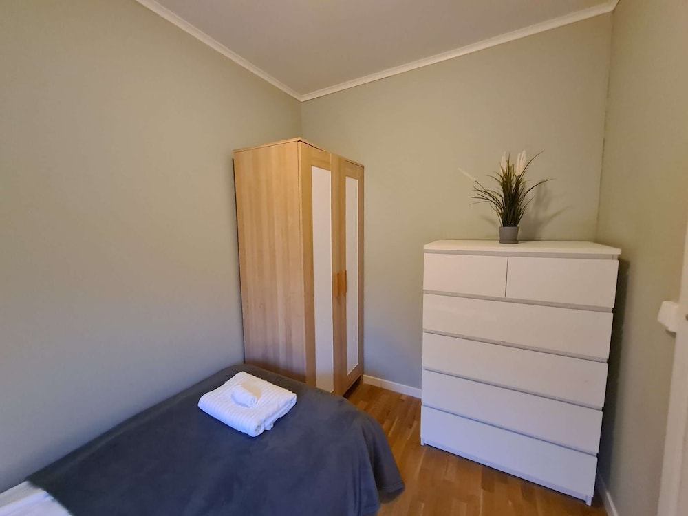 Bright And Central, 2-bedroom, Fully Equipped view 5