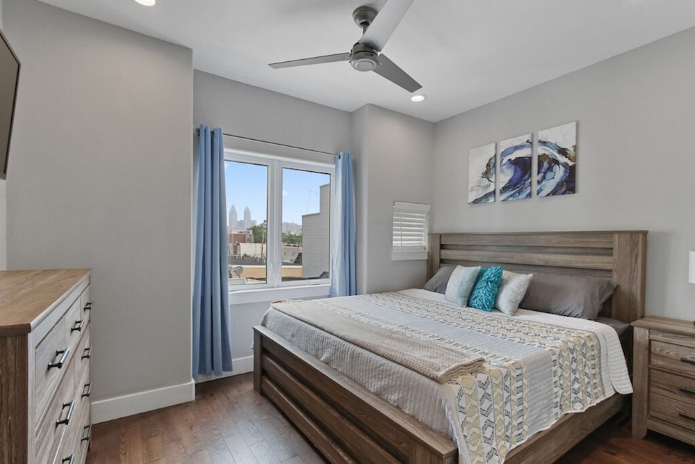 Luxury Roofdeck Retreat 4-bdrm Near Penn Chop
