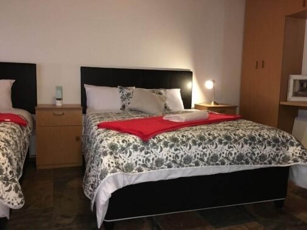 Cura Lodge