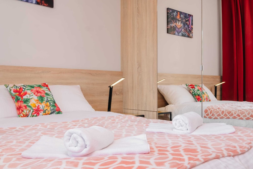 Stare Bielany 2-Bedroom Apartment view 4