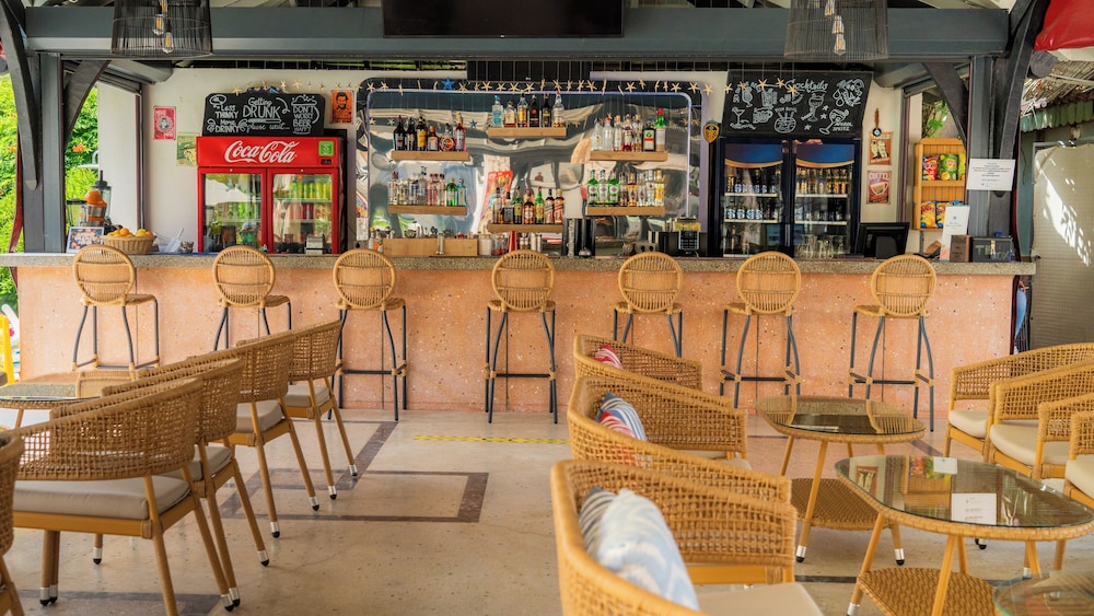 Blue Star Hotel - Image 65