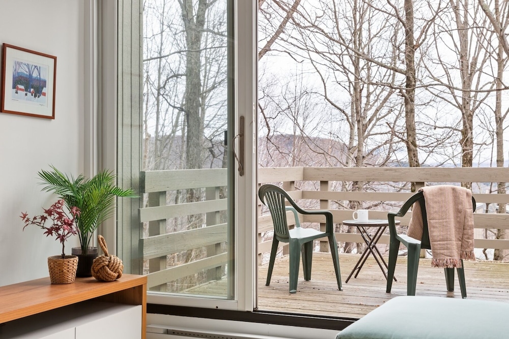 22 Village Run 3 Bedroom Condo by RedAwning view 3