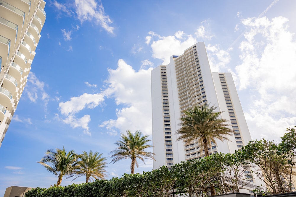 Private Condos at Amrit Ocean Resort