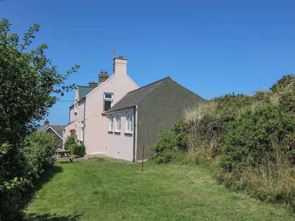2 Sunny Hill