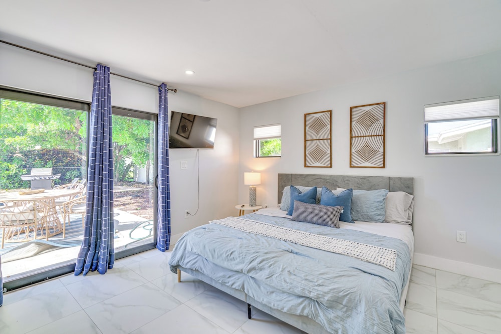 1 Mi to Beach: Modern Cape Coral Home w/ Pool