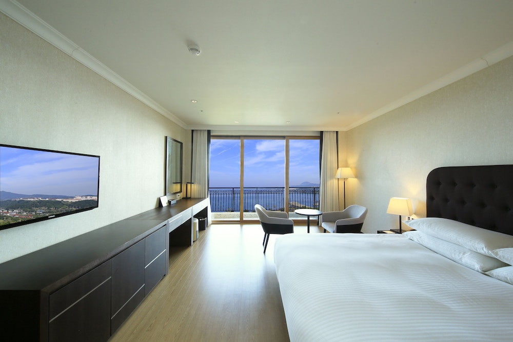 Booyoung Hotel & Resort