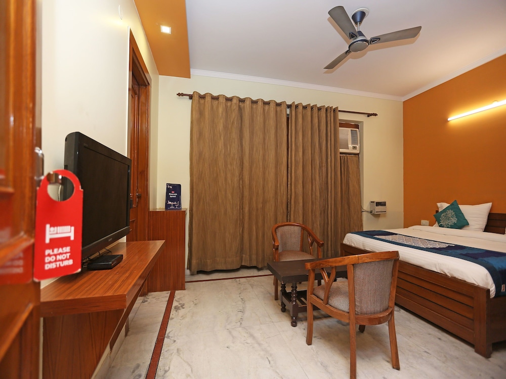 OYO 9581 Green Residency