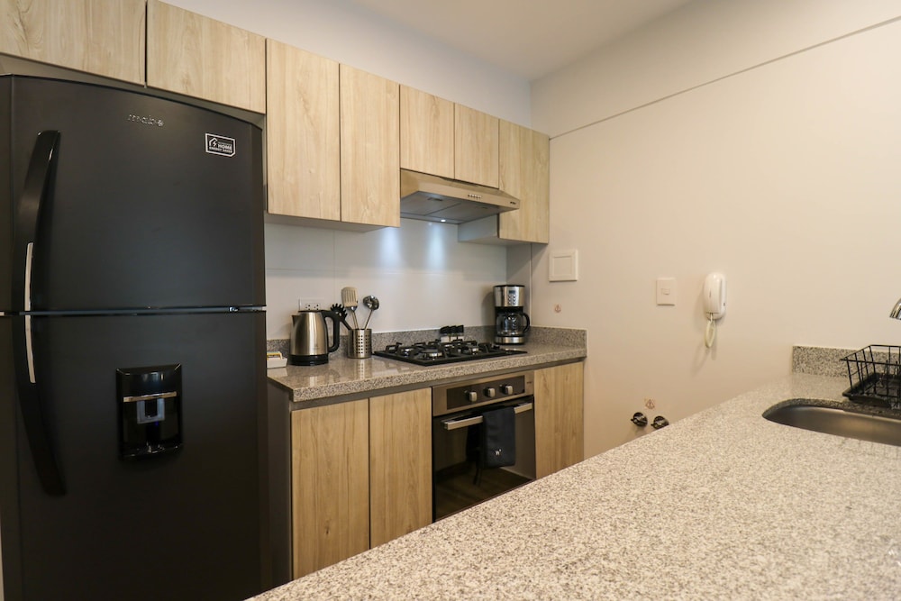 w Exceptional 2BR w Balcony in Miraflores