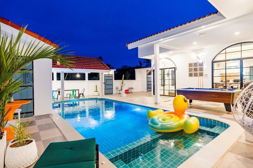 Full moon Bay hua hin Cha-am