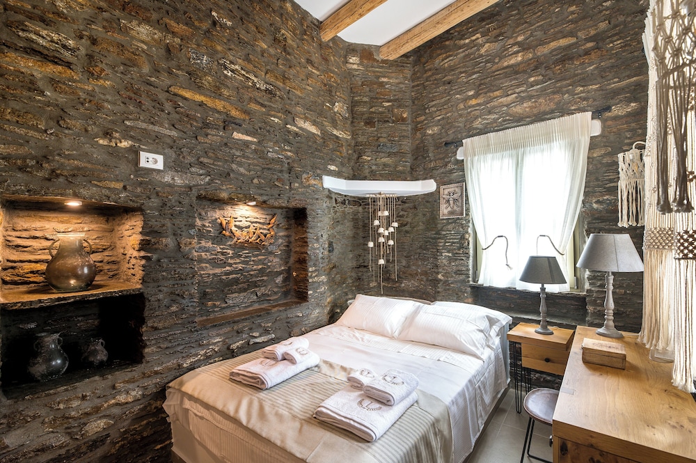 Ifigeneia Luxury Villas
