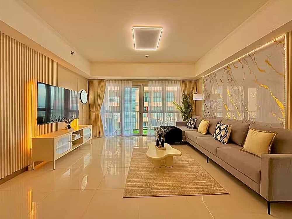 Live Luxury Living at BGC Venice