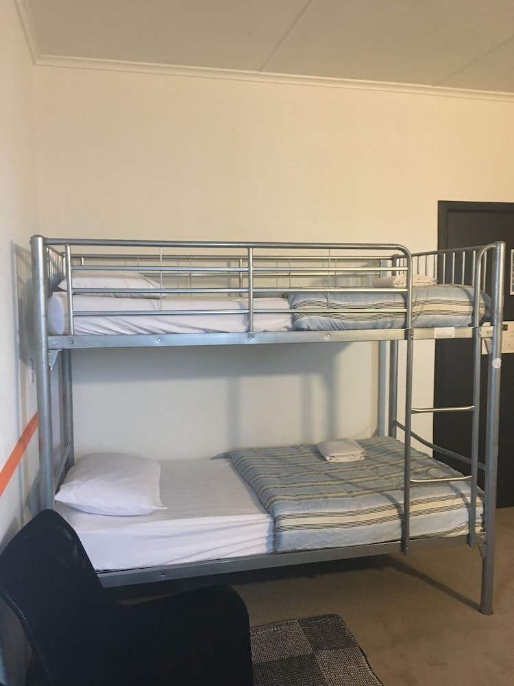 BoBs Hostel