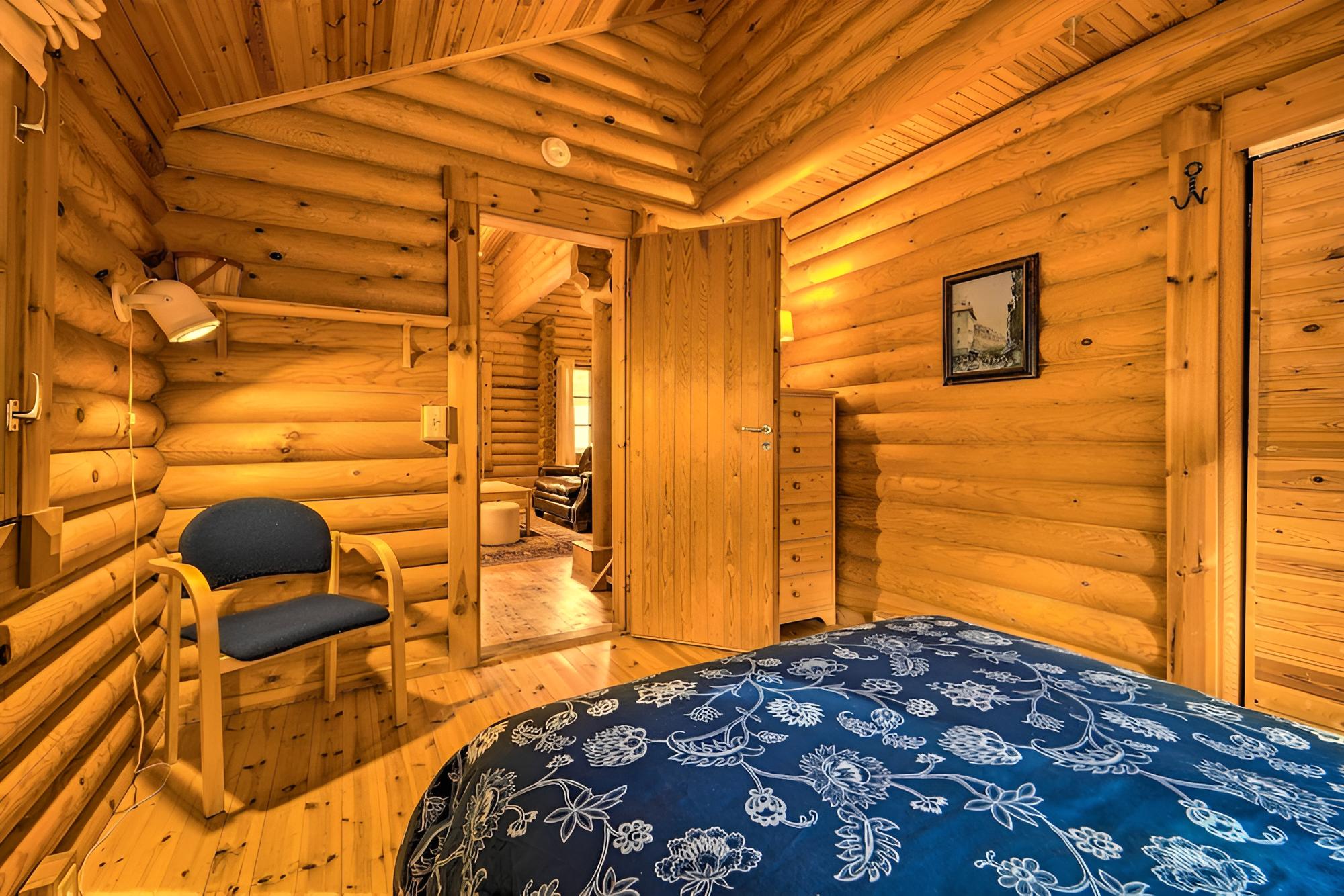 Cozy Truckee Cabin w/ Sauna: 11 Mi to Sugar Bowl! view 2