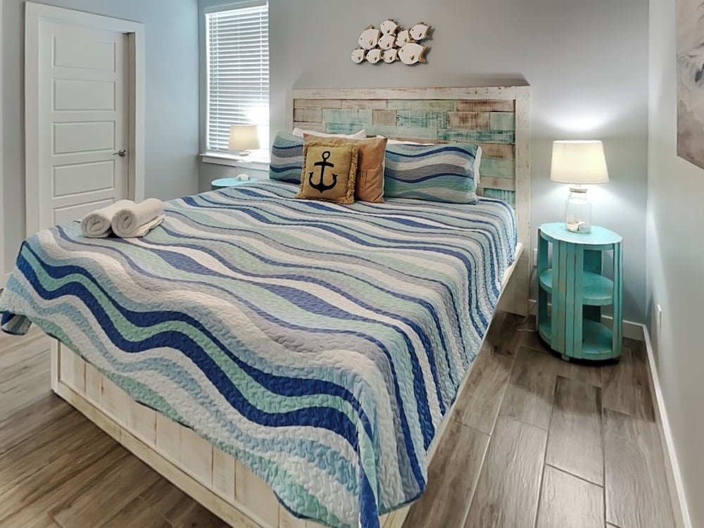 Port A's Flip Flops & Pop Tops by Silver Sands Vacation Rentals