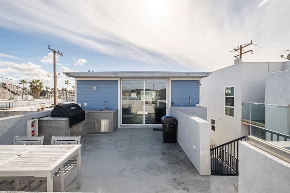 Rent Mission Beach 3Br Combo Top 2 Units