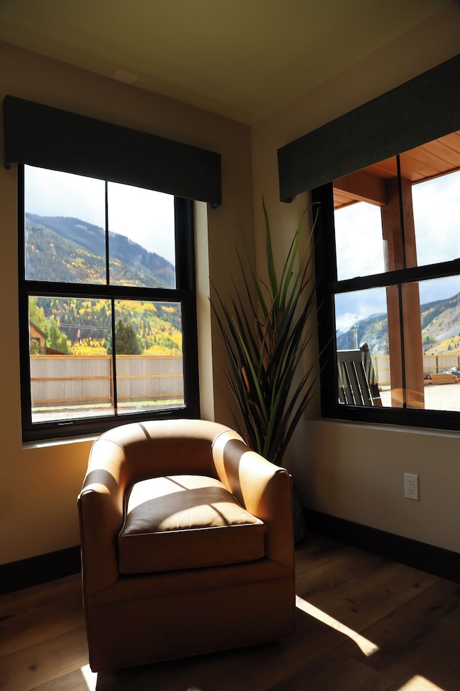 Altus Lodge