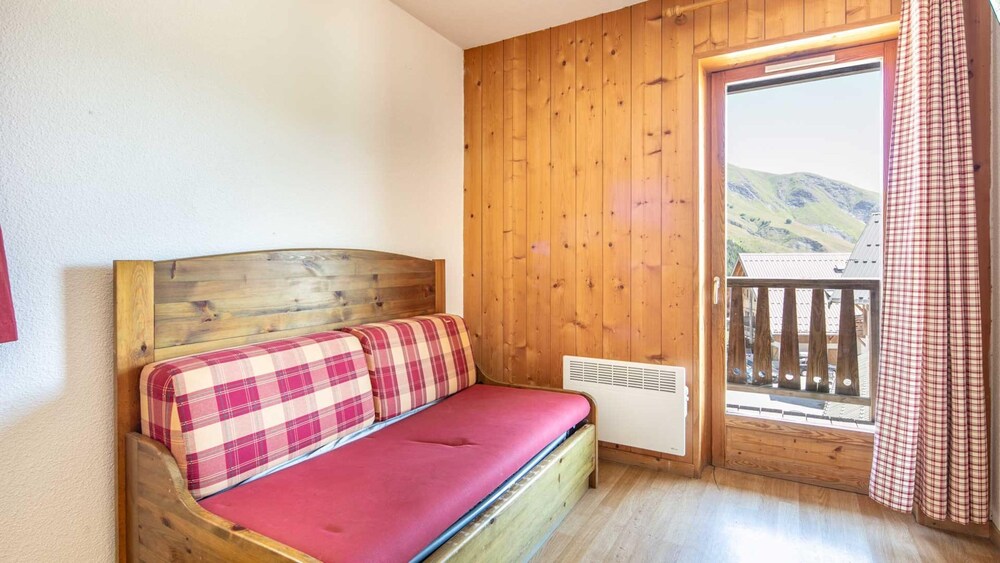 Cozy Alpine Apartment With Pool photo 3