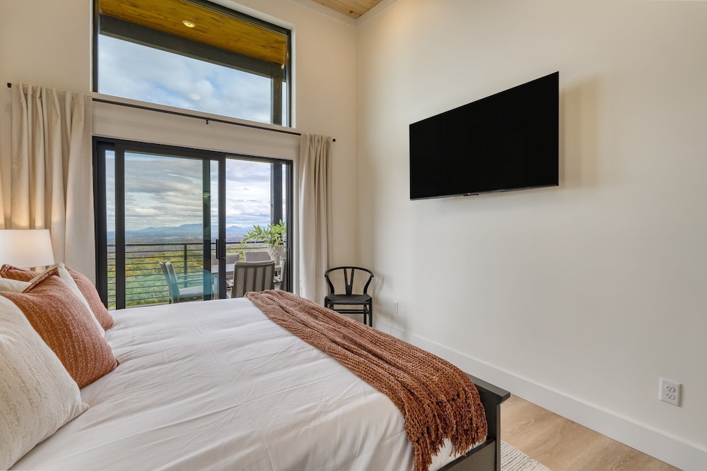 Whiskey Ridge - Avantstay Panoramic Views Infinity Pool Hot Tub Game Room