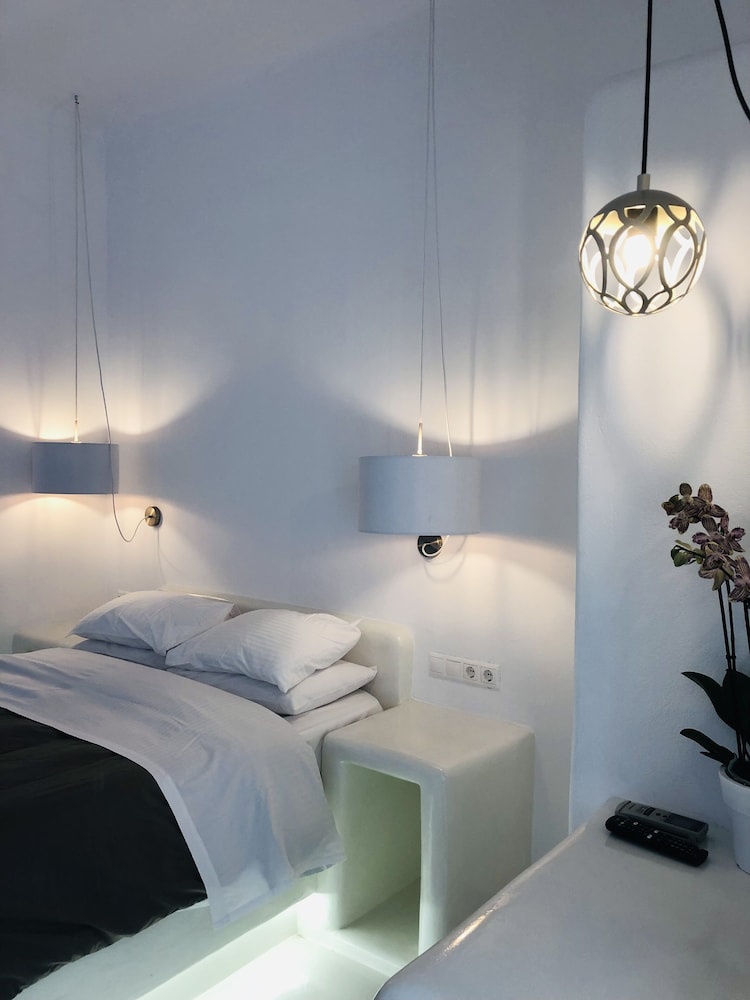 Taki's Guests photo 3