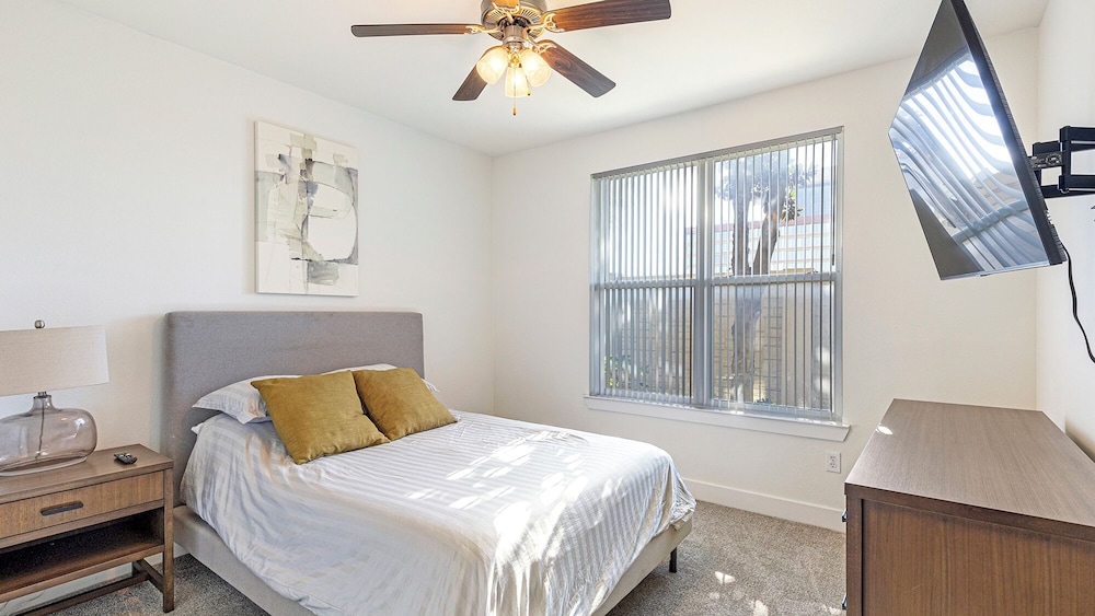 Landing Apartments - North Dallas