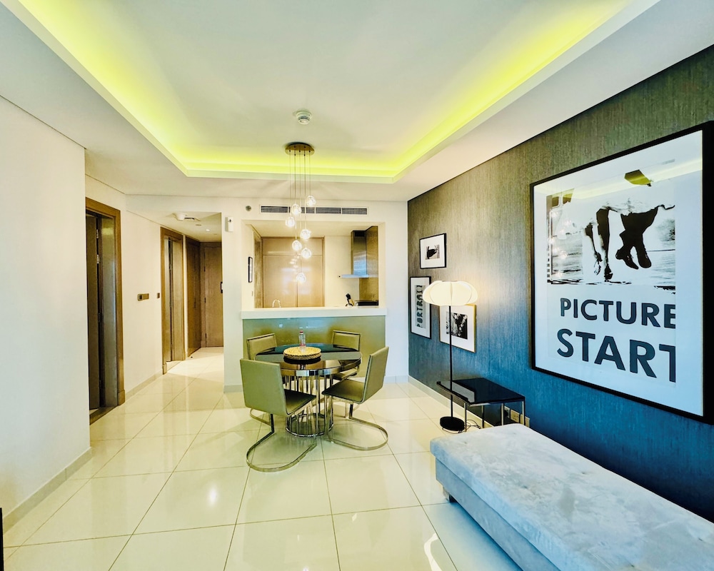 Venduras Cozy 1BR at Damac Tower