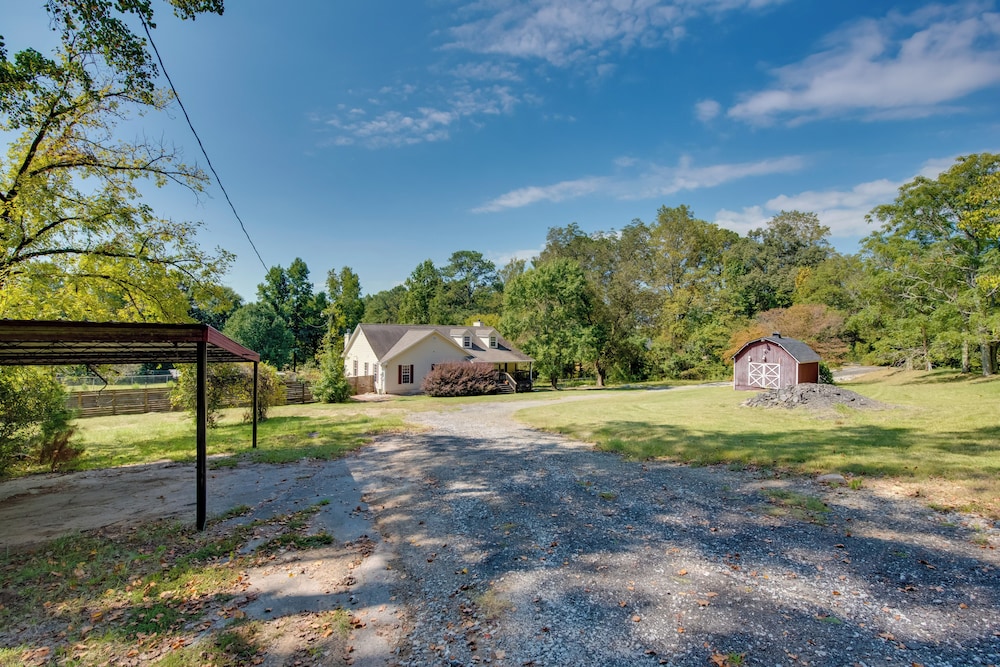 Unwind, Golf & Explore: Unique Atlanta Escape!