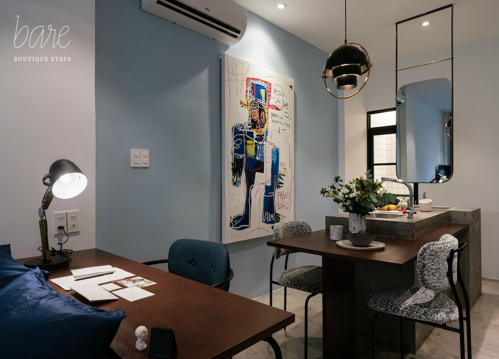 Bare Gallery Boutique Stays