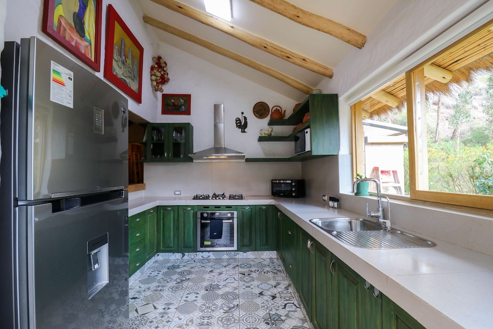 w Fabulous 3BR House in Villa Sagrado