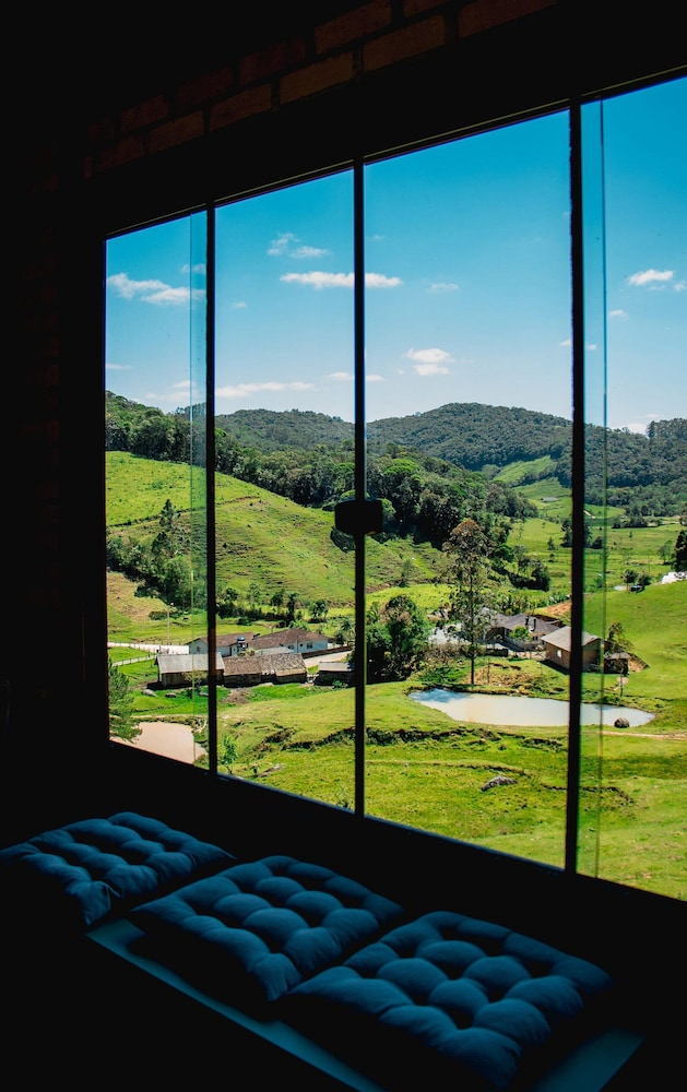 Prana Chalé com Hidromassagem na Serra